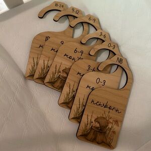 Wooden Baby Closet Dividers with Animal Design Hedgehog